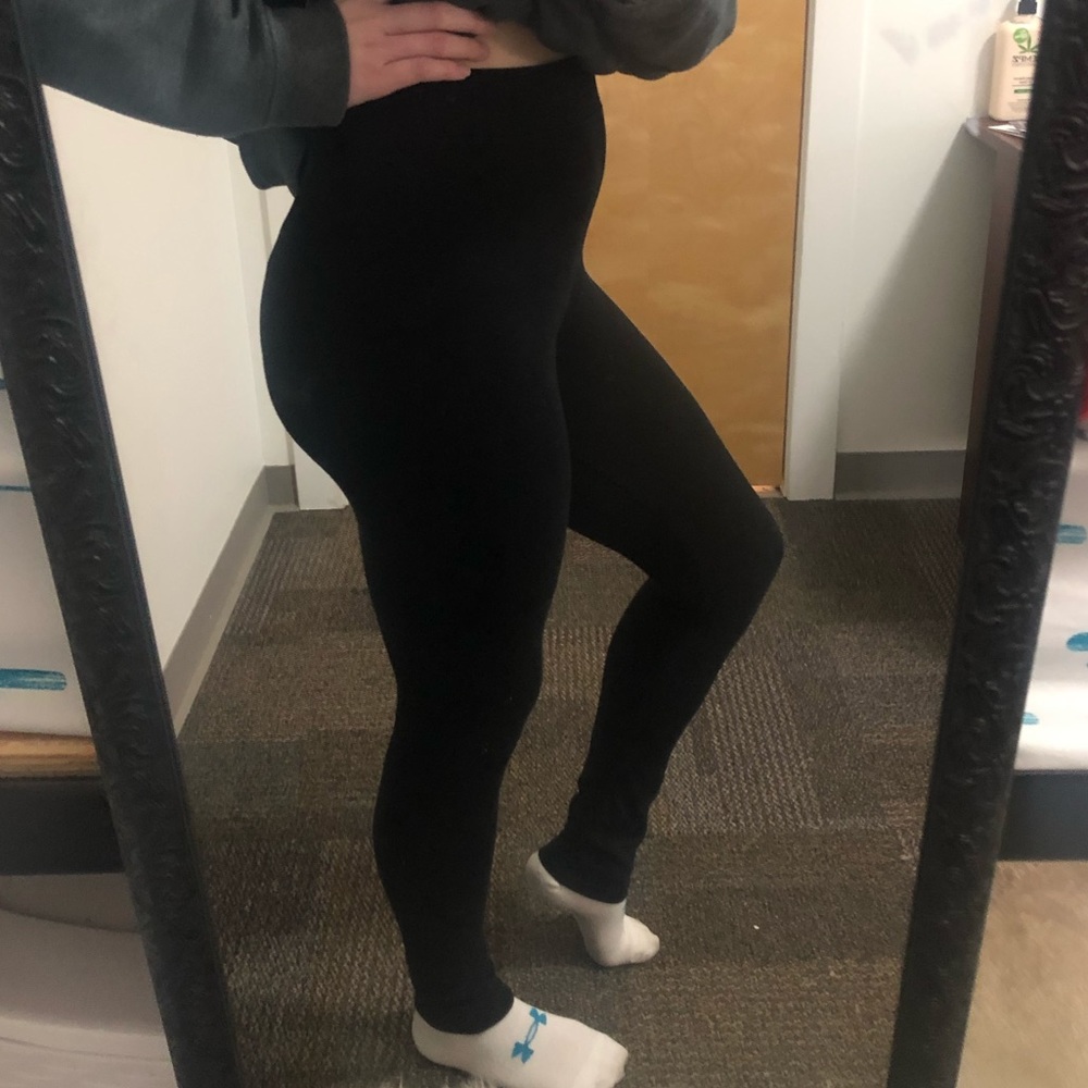 Black High Wasted Leggings!!